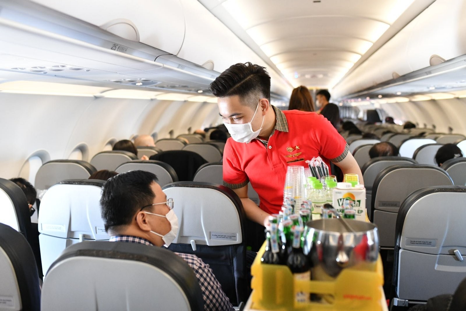 vietjet-cabin-crew-1655438318.jpg