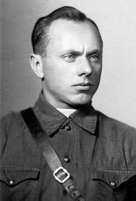  Sỹ quan tình báo Xô Viết A.Bochian, tháng 10 /1941. Ảnh :Albumgia đình