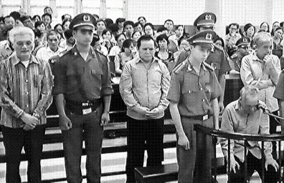 Tuệ Lâm Vụ án Trần Ứng Thanh tại dự án “giãn dân phố cổ” đã bị TAND Tối cao tuyên hủy bản án phúc thẩm, sơ thẩm để xét xử lại