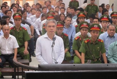  Bị cáo Nguyễn Xuân Sơn khai báo thành khẩn hơn phiên tòa lần trước.