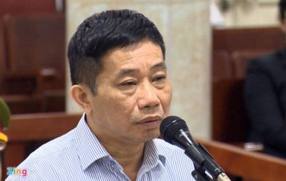 Ninh Văn Quỳnh là bị cáo bị xét xử về hành vi Lạm dụng chức vụ chiếm đoạt tài sản. 
