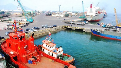Cổ phần ở Cảng Quy Nhơn phải được bán qua đấu giá, nhưng lại bị bán kiểu thỏa thuận trực tiếp gây thiệt hại lớn cho Nhà nước. 