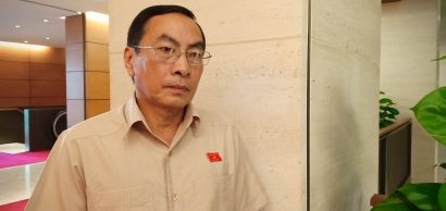  ĐBQH Phạm Văn Hoà cho rằng việc bắt giam hai cựu bộ trưởng là một bài học cho những cán bộ đang đương chức.