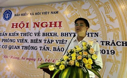 Phó Chủ tịch Tổng Liên đoàn lao động Việt Nam Ngọ Duy Hiểu trao đổi với Phóng viên về “Vai trò của Tổng Liên đoàn lao động Việt Nam trong việc bảo đảm quyền lợi cho NLĐ”